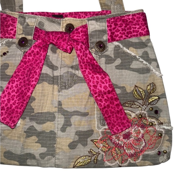 Y2K Camouflage Tote with Pink Accents - Picture 3 of 4